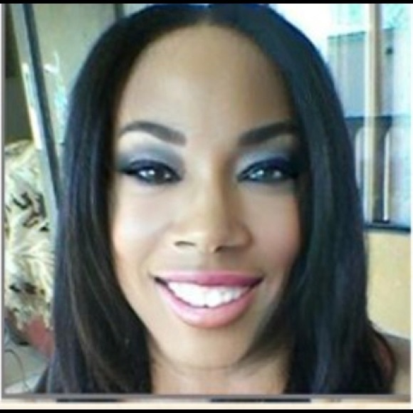 Meet your Posher, Bobbi - Picture 1 of 1